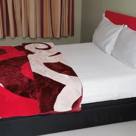 Hostal Gracia Torrejón de Ardoz Екстериор снимка