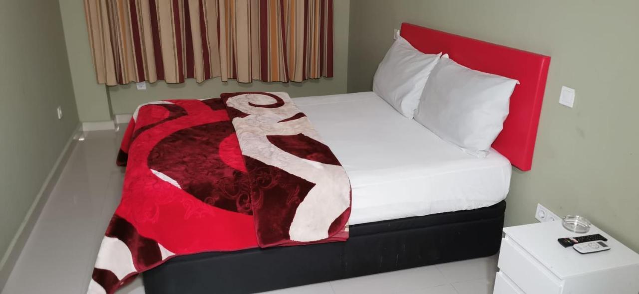 Hostal Gracia Torrejón de Ardoz Екстериор снимка
