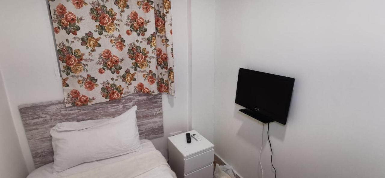 Hostal Gracia Torrejón de Ardoz Екстериор снимка