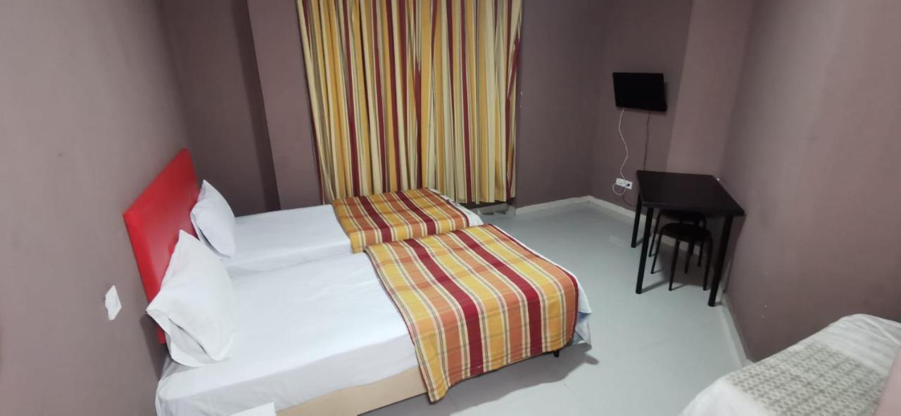 Hostal Gracia Torrejón de Ardoz Екстериор снимка